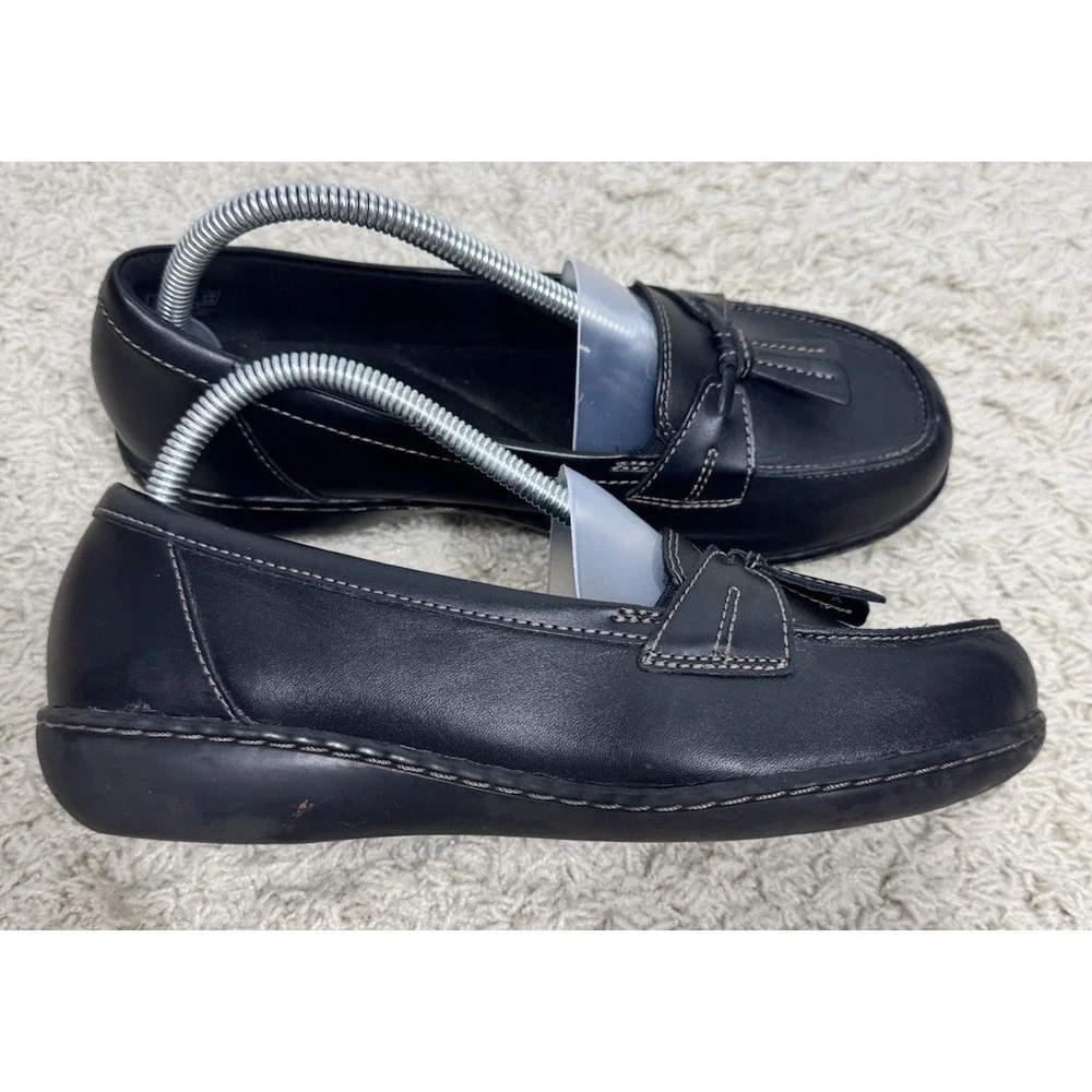 Clarks Ashland Bubble Black Leather Slip On Comfort‎ Loafers Size 8.5 XW Tassels